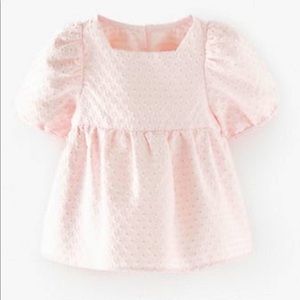 Zara
FLORAL JACQUARD TOP